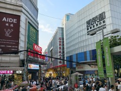 站西服装批发市场的具体地址在哪里？