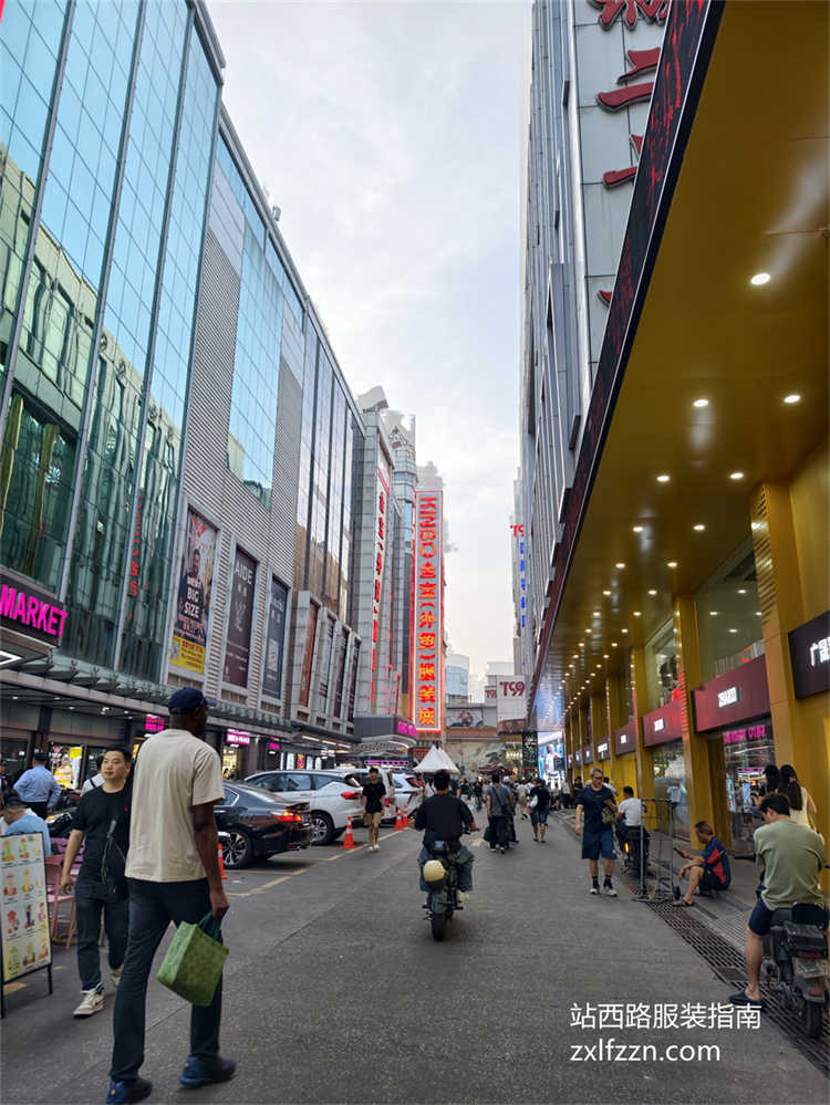 同款服饰在金宝多家比价做好价格记录